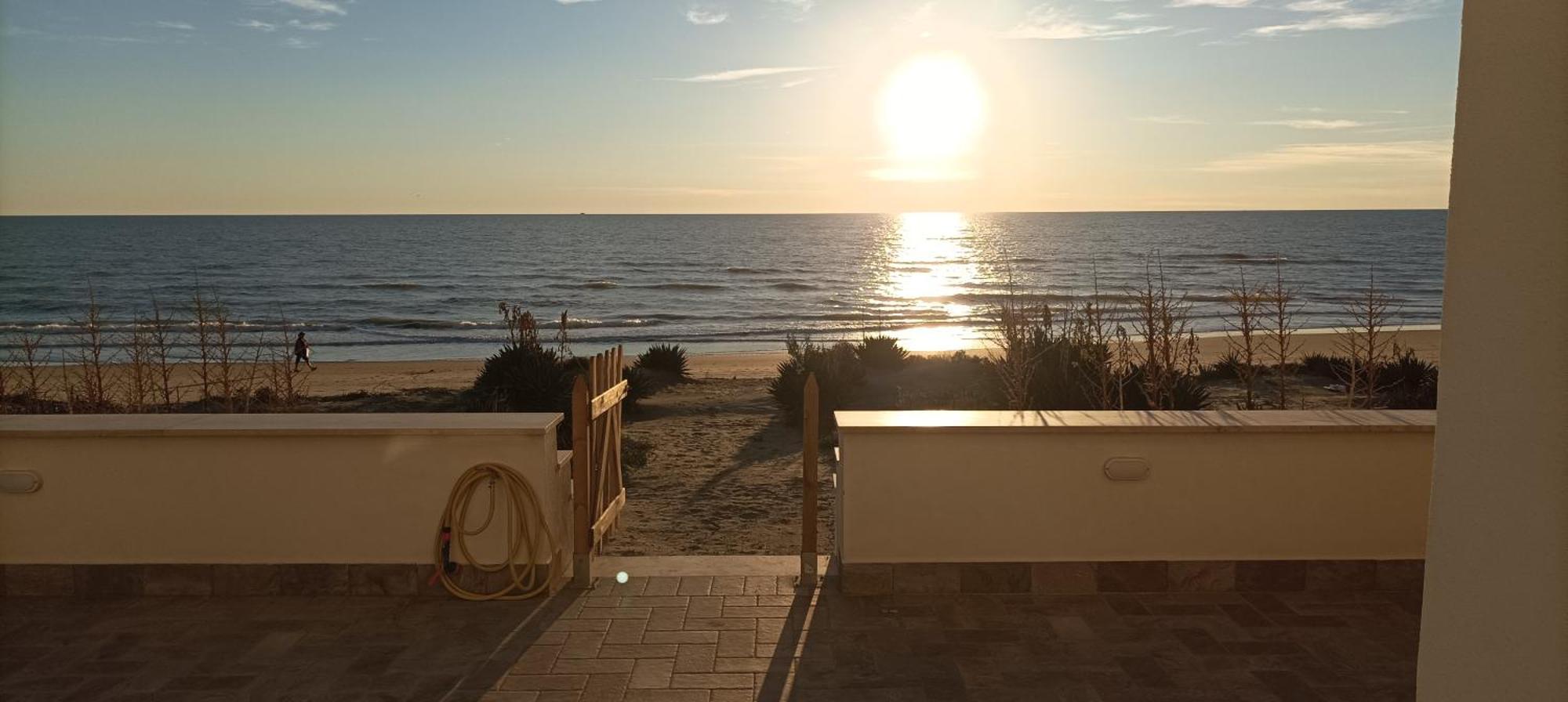 The Suite On The Beach Torvaianica Eksteriør billede