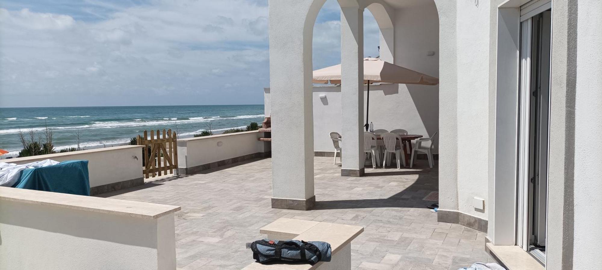 The Suite On The Beach Torvaianica Eksteriør billede