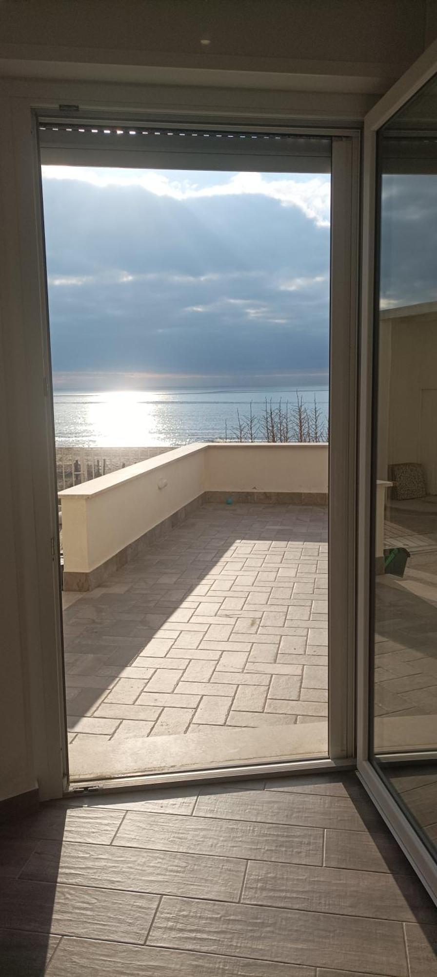 The Suite On The Beach Torvaianica Eksteriør billede